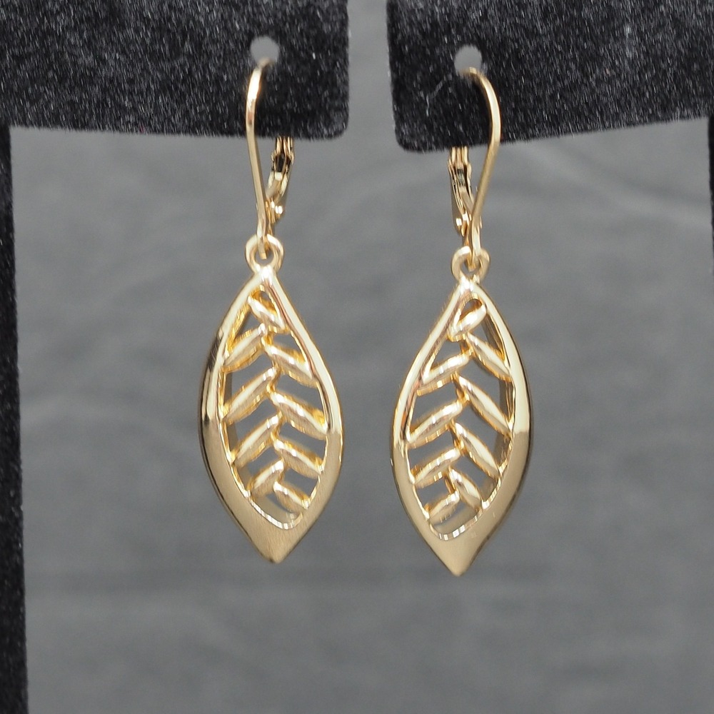Napier Earrings Gold Tone Leaf Drop Dangle Leverback Botanical Openwork Wheat